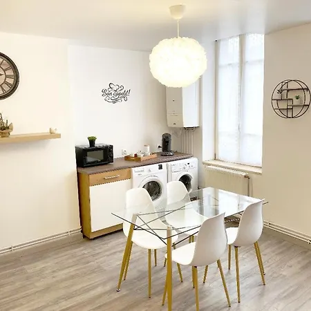 Chaleureux Wifi Et Parking Gratuit Appartement Givet
